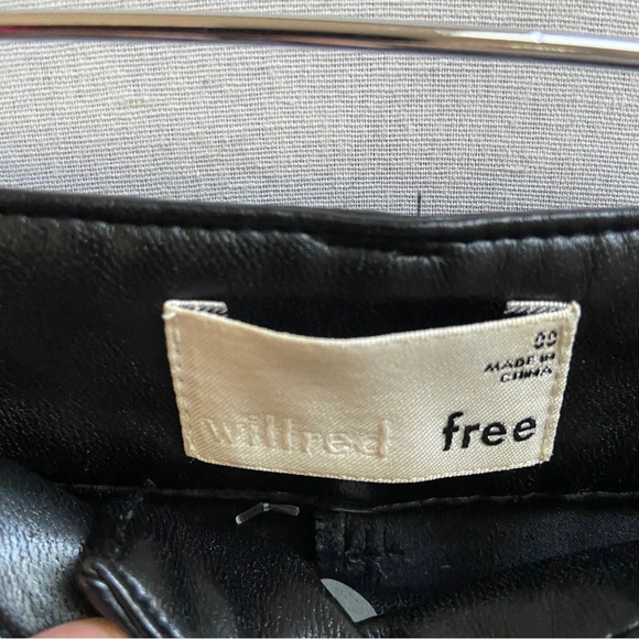 Wilfred Aritzia Modern Vegan Leather High rise Cargo Pants Sz 00 - Picture 10 of 15